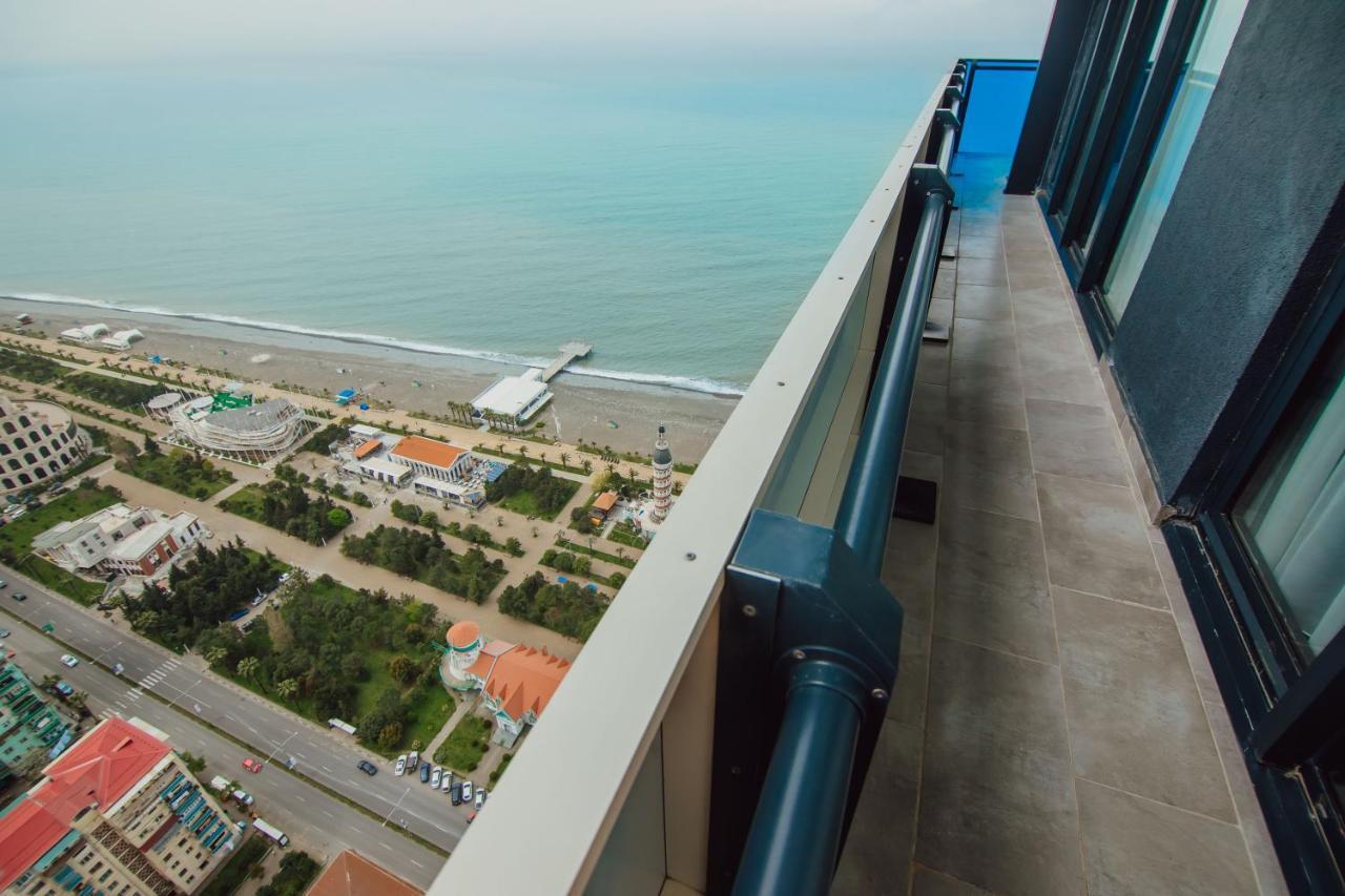 Premium Aparthotel With Sea View Батуми Экстерьер фото