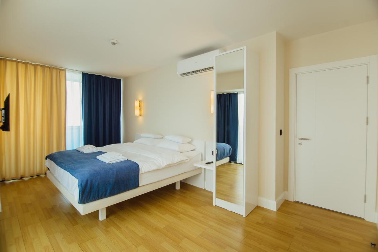 Premium Aparthotel With Sea View Батуми Экстерьер фото